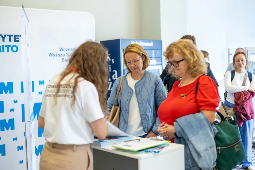 rejestracja uczestników przed premierą